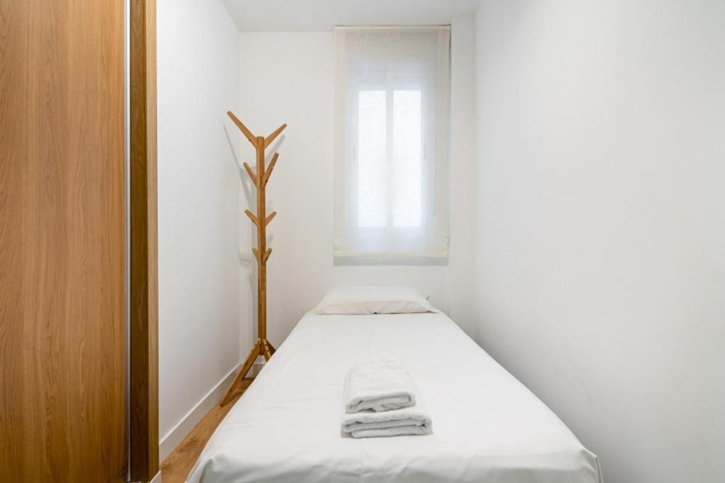 Postel nebo postele na pokoji v ubytování 3 bedrooms 2 bathrooms furnished - Salamanca - Stylish - MintyStay
