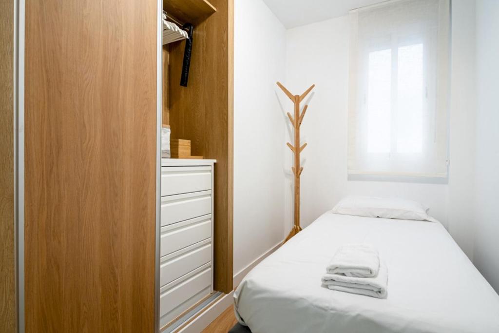 Postel nebo postele na pokoji v ubytování 3 bedrooms 2 bathrooms furnished - Salamanca - Stylish - MintyStay
