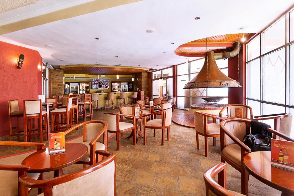 Restaurace v ubytování Sirikwa Hotel