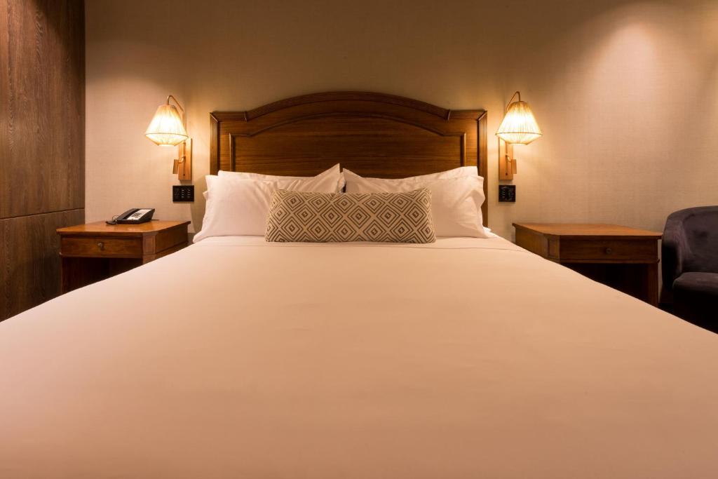 Postel nebo postele na pokoji v ubytování InterContinental Medellin - Movich by IHG