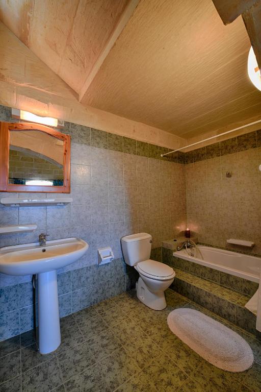 Koupelna v ubytování Farmhouse Razzett Ta' Twil