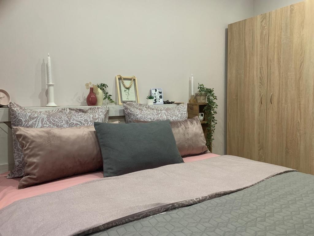 Postel nebo postele na pokoji v ubytování Family-Friendly 2-BedRoom Apt Free Parking