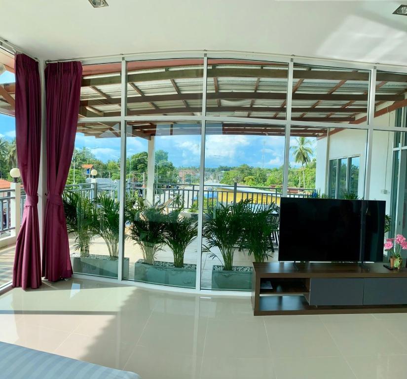 Lanta Just Come Hotel - 16