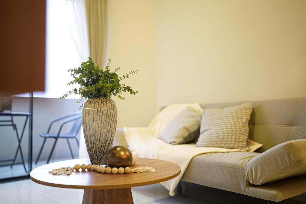 Zona d'estar a Urban Suite with Style and Views