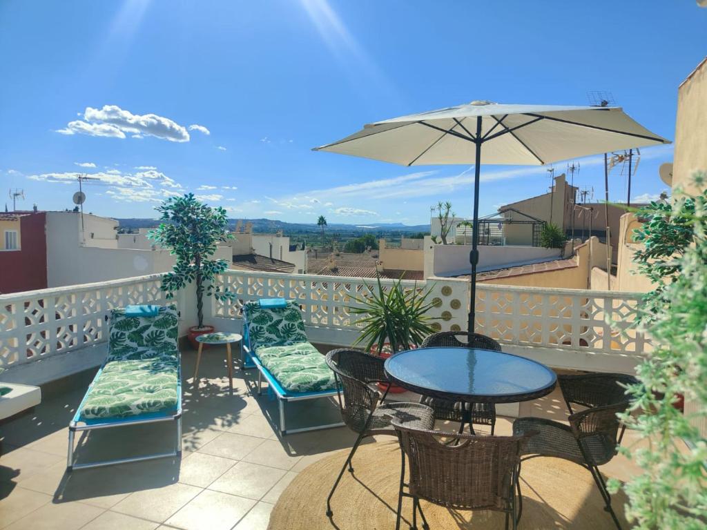 Ban công/sân hiên tại House with solarium