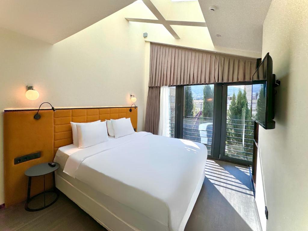 Tbilisi Edition - Design Hotel & Private Spa - غرفة الاجتماعات ١