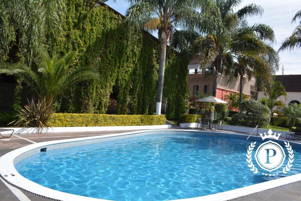 Bazén v ubytování Hotel Posada Virreyes nebo v jeho okolí