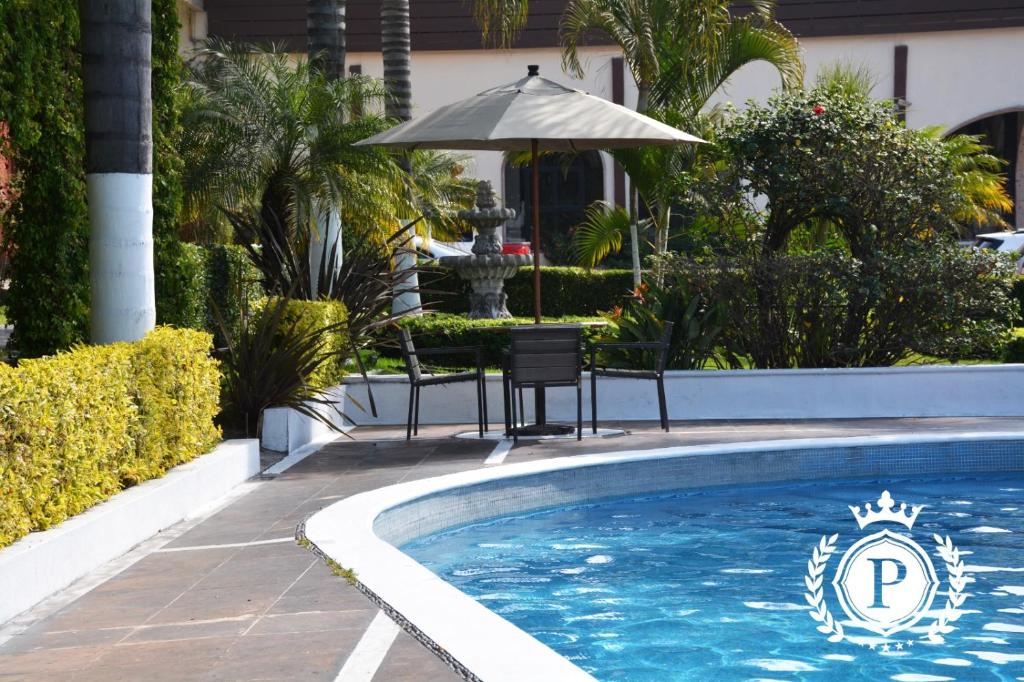 Bazén v ubytování Hotel Posada Virreyes nebo v jeho okolí