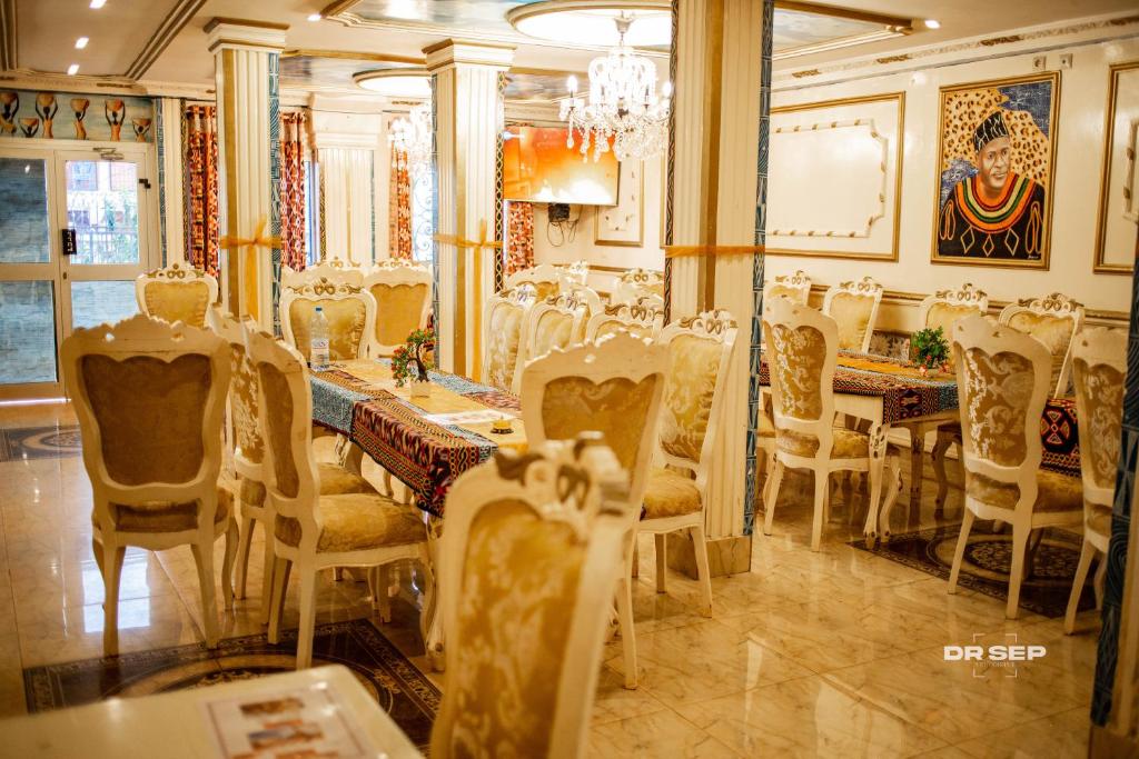 Posezení v ubytování CERGY PONTOISE Hôtel Bafoussam