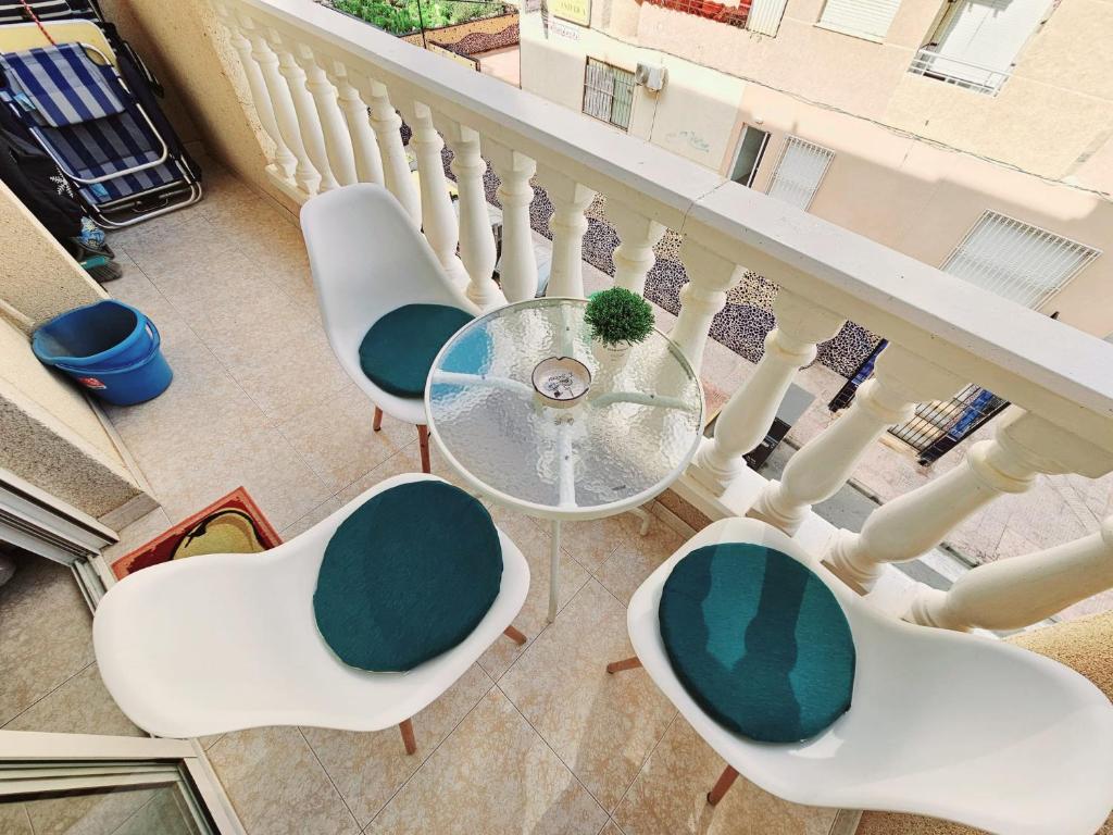 A seating area at Mira apartman