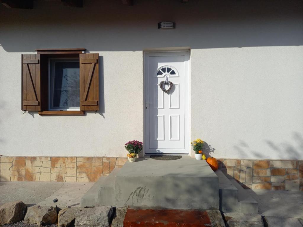 Budova, kde se prázdninový dům nachází