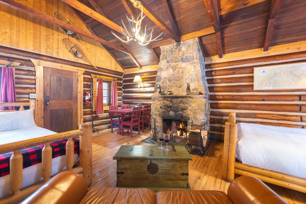 Storm Mountain Lodge & Cabins photo