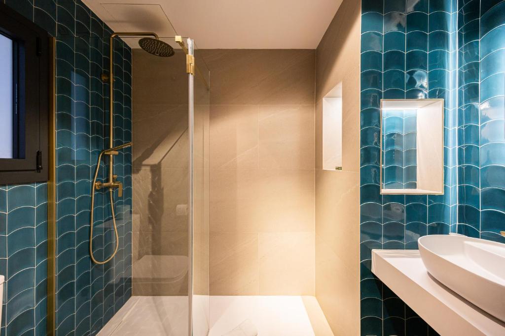 A bathroom at Hostal Barcelona Centro