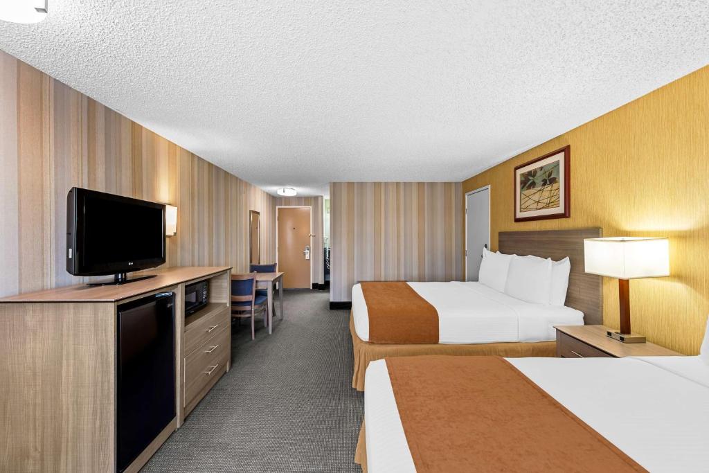 Best Western Cascadia Inn - Queen Room Met Twee Queensize Bedden