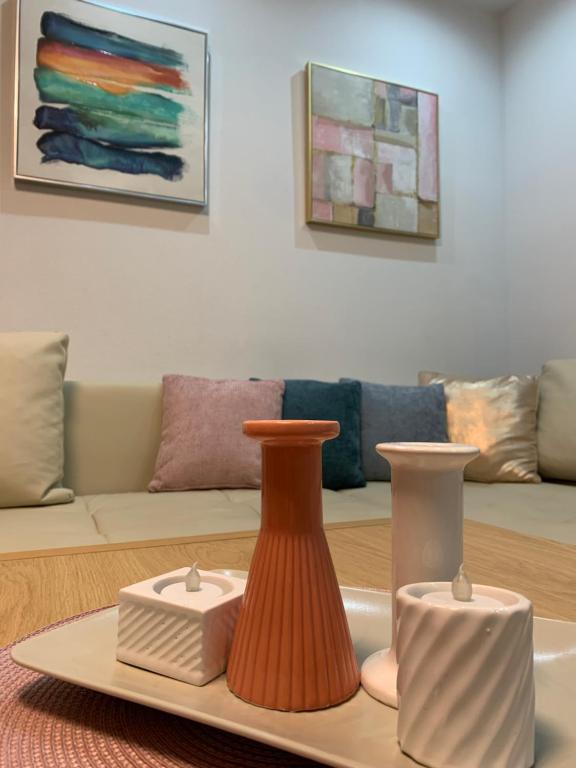 Posezení v ubytování Family-Friendly 2-BedRoom Apt Free Parking