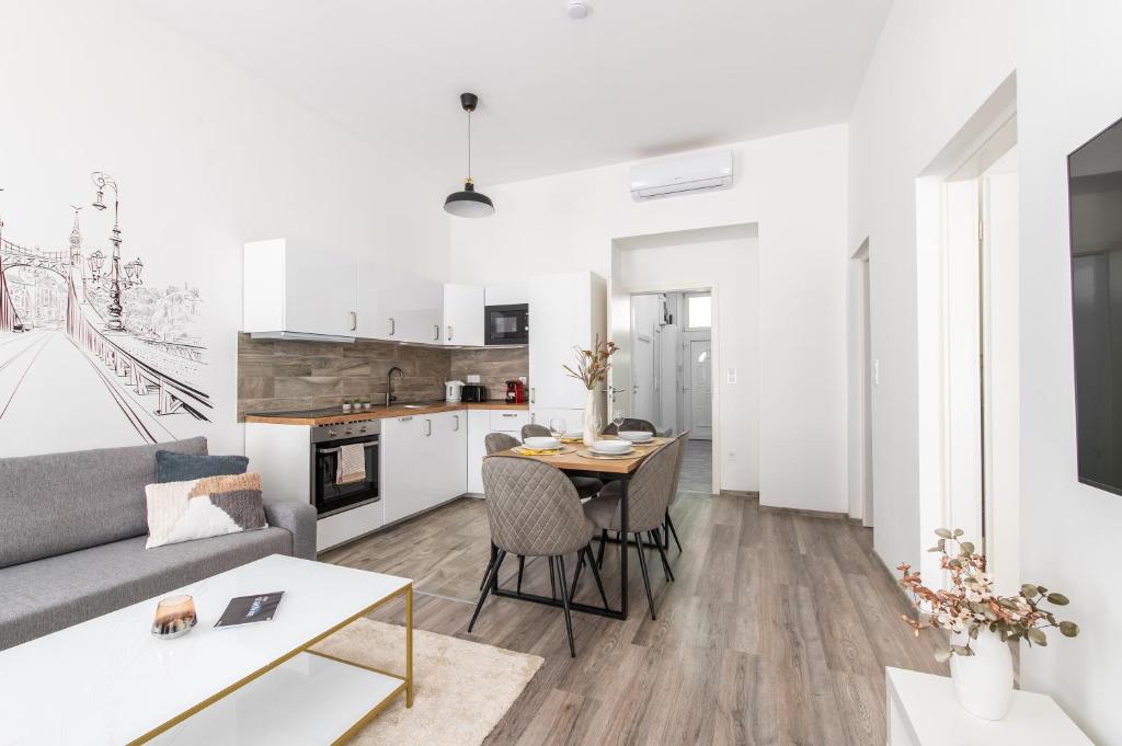 Central new AC 2BR Apartment 1072 Budapest, Klauzál utca 32 kép - 1