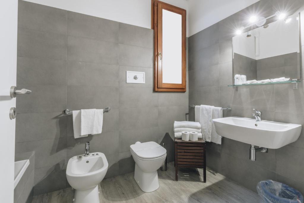 Koupelna v ubytování Hotel Astoria