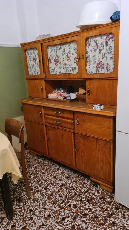 Kuchyň nebo kuchyňský kout v ubytování Το σπίτι της γιαγιάς