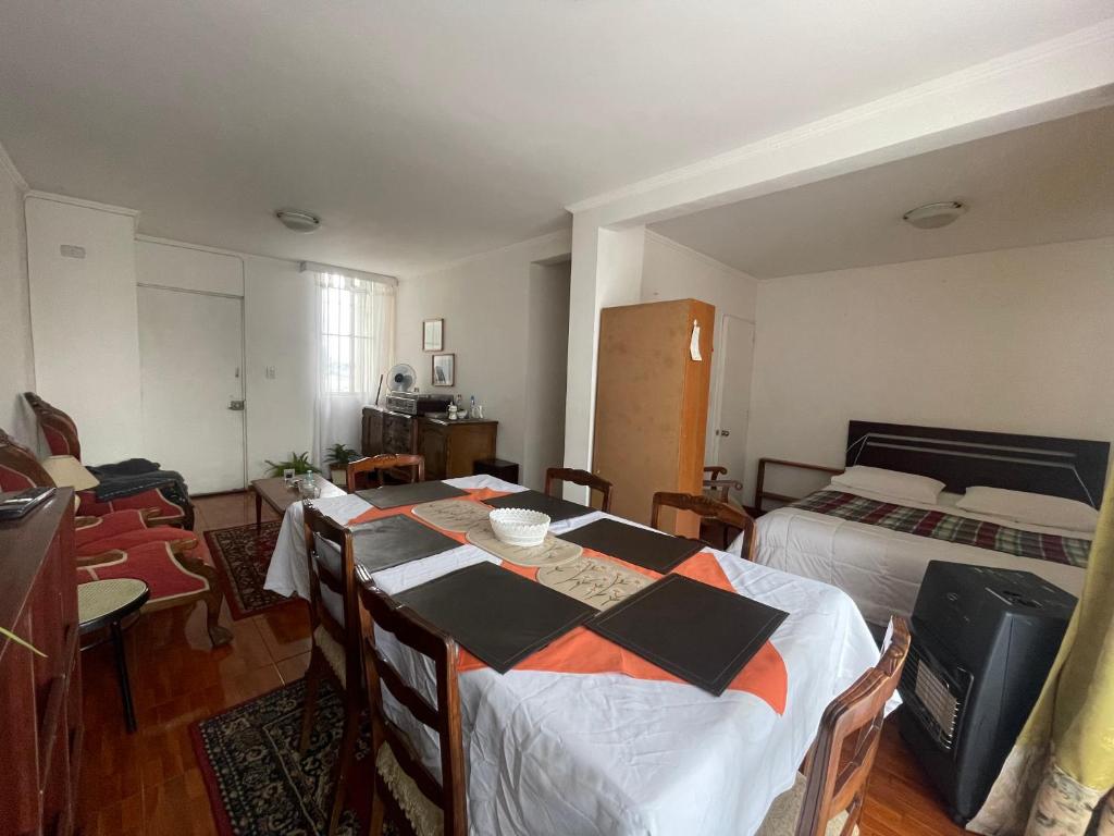 Postel nebo postele na pokoji v ubytování Apartamento cómodo en 2do piso