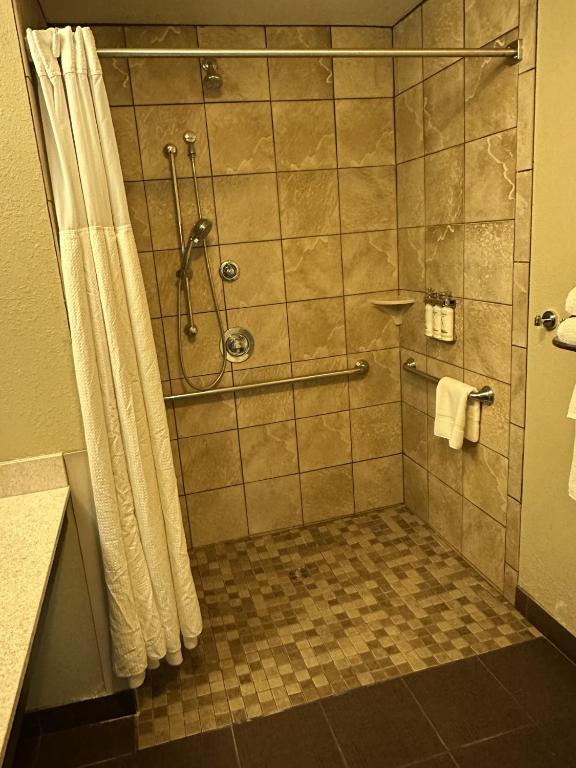 Staybridge Suites Minot by IHG - Error