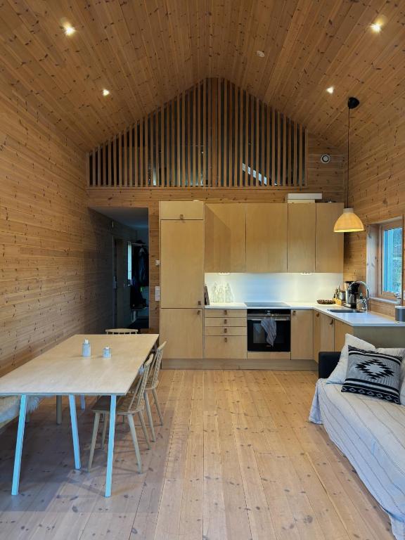 Dapur atau dapur kecil di Wonderful barn cabin in Järvsö Harsa