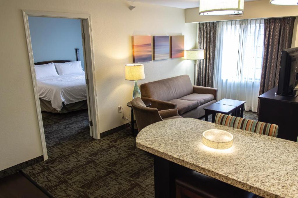 Staybridge Suites Minot by IHG - Error
