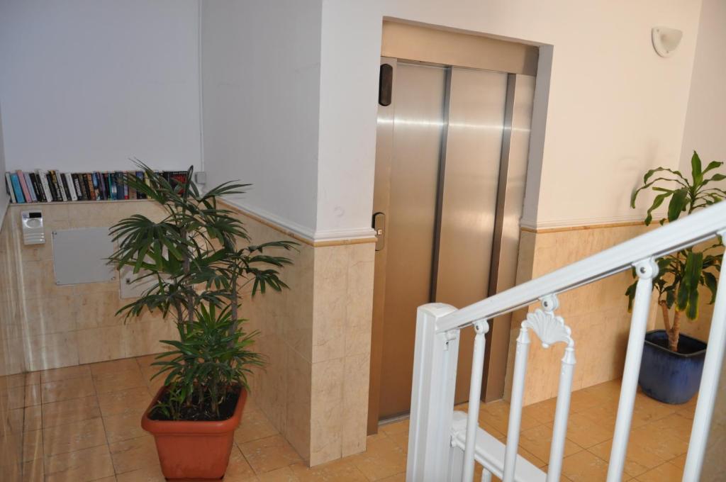 Knižnica v apartmáne