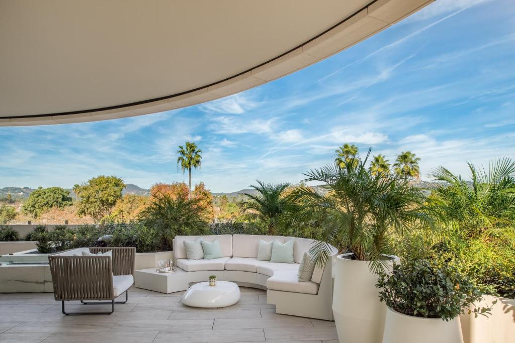 Waldorf Astoria Beverly Hills Luxury Hotel