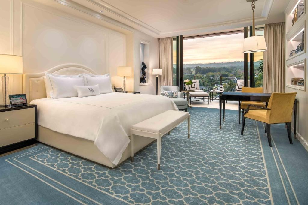 Waldorf Astoria Beverly Hills Luxury Hotel
