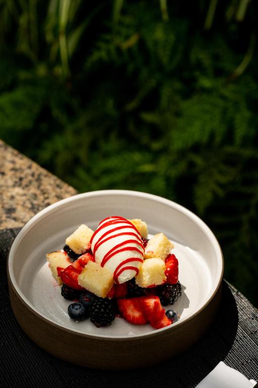 Waldorf Astoria Beverly Hills Luxury Hotel