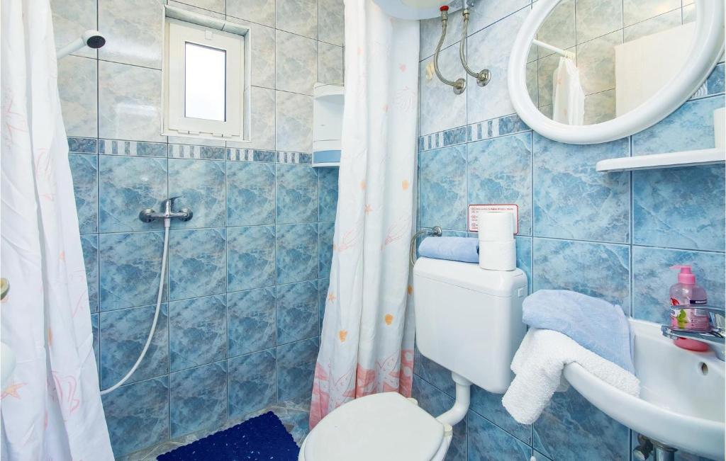 Kúpeľňa v ubytovaní Cozy Home In Okrug Gornji With Sauna