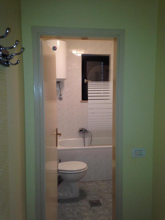 Ein Badezimmer in der Unterkunft Apartments Villa Kristina