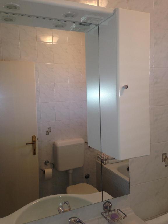 Ein Badezimmer in der Unterkunft Apartments Villa Kristina