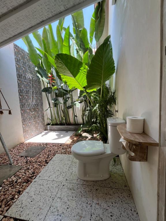 Koupelna v ubytování Penida West palm cottage