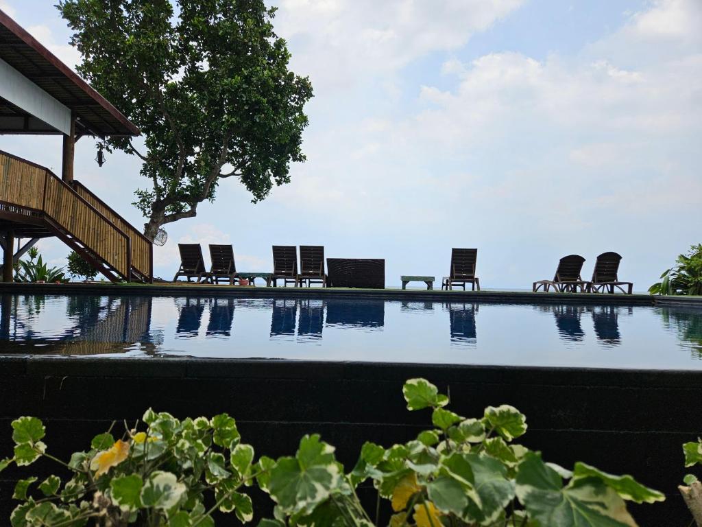 Bazén v ubytování Sunsethouse Lombok nebo v jeho okolí