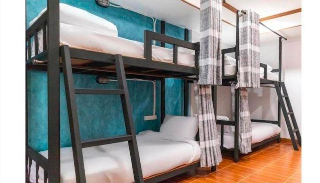 Mona House Hotel - Habitación Cuádruple Clásica