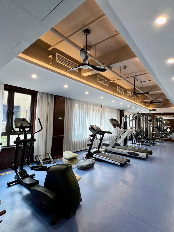 Fitness centrum a/nebo fitness zařízení v ubytování Shushe Hotel Shanghai