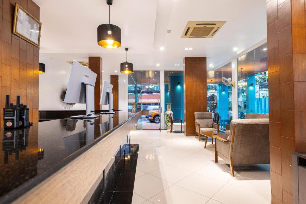 Meet Holiday International Hotel-Patong ???????????-??? - Resim 18