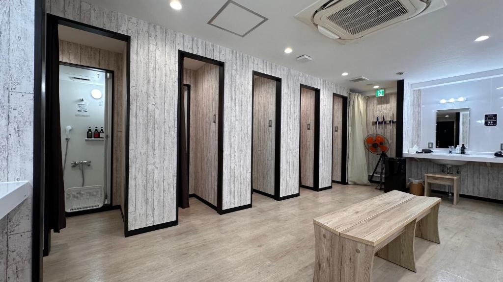 TV a/nebo společenská místnost v ubytování Hotel Capsule Inn Shizuoka