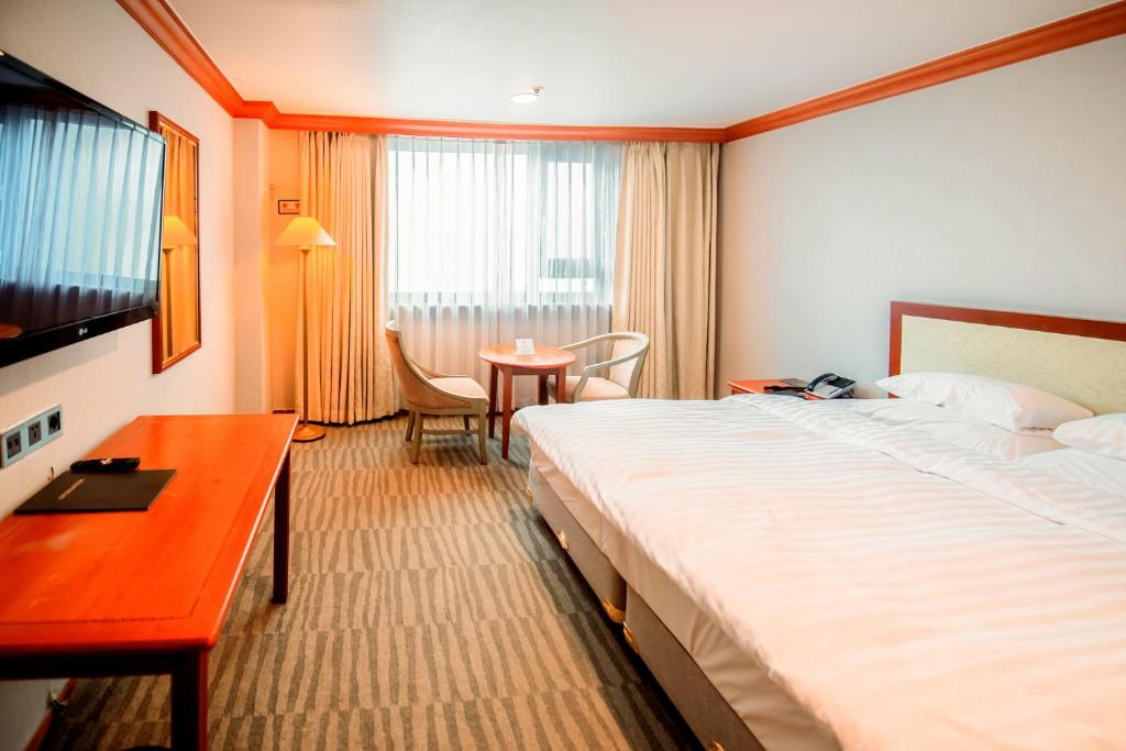 Hotel International Changwon - Economy Double Room