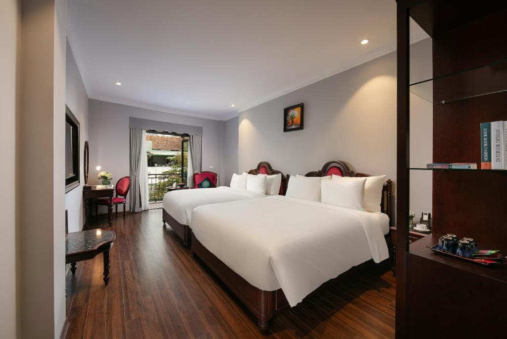 Serene Central Hotel - Family Suite Con Balcone