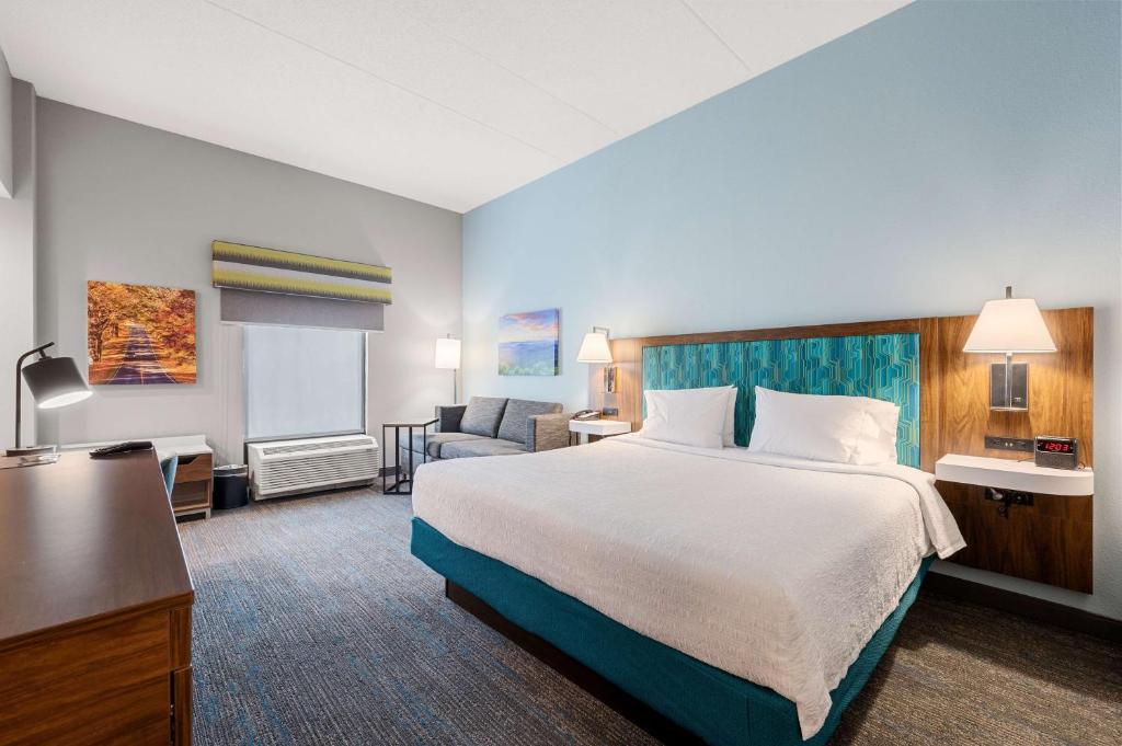Hampton Inn Front Royal - King Room Met Bankbed En Keuken - Niet -roken