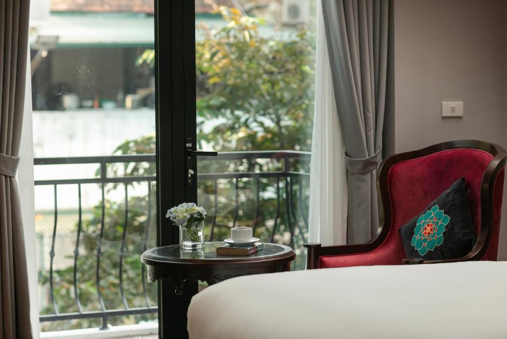 Serene Central Hotel - 5