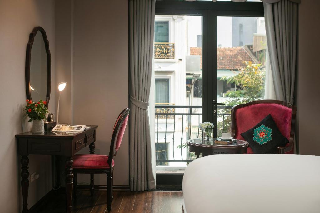 Serene Central Hotel - 8