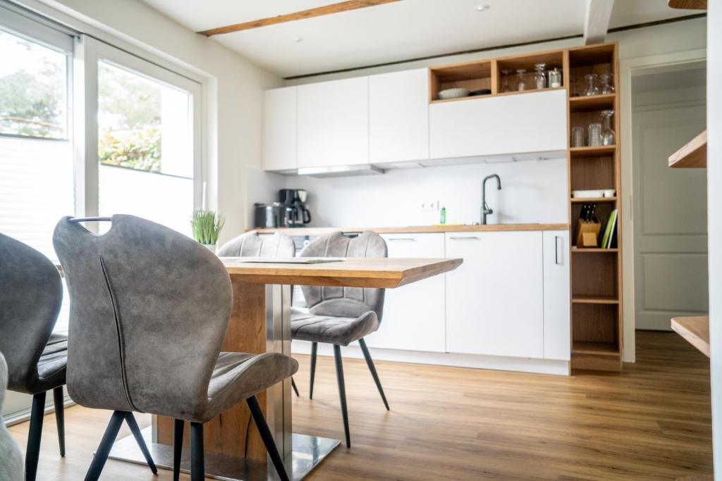 Kapitänshaus Kammer - Apartment With Terrace