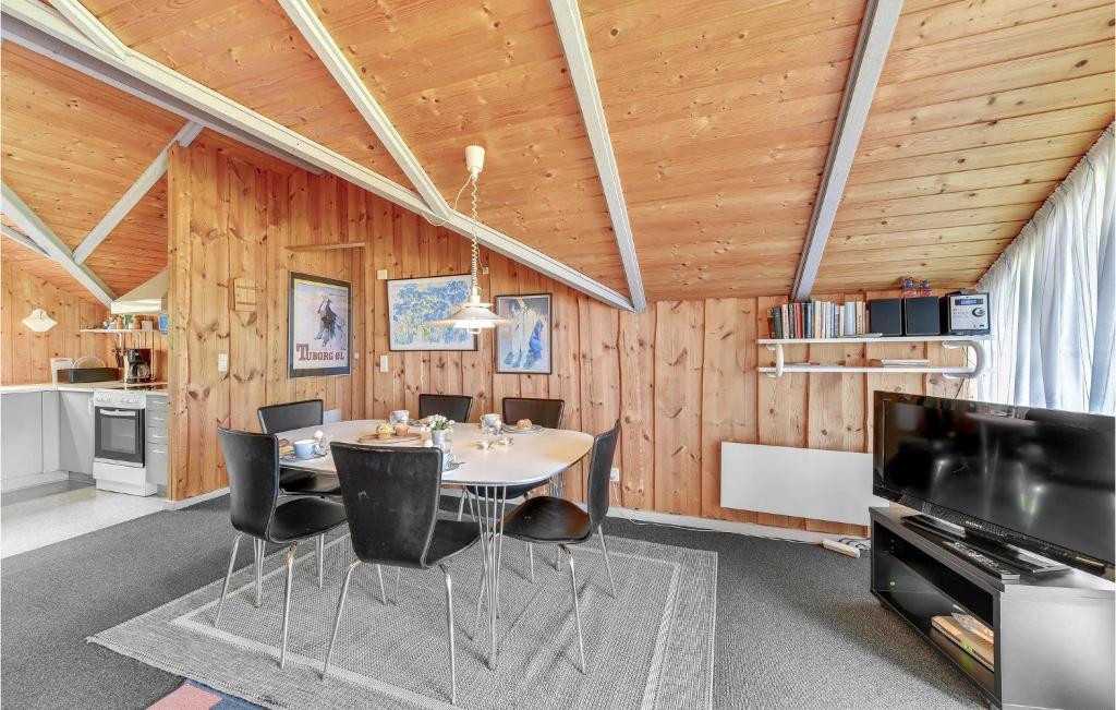 Posezení v ubytování Holiday Home Skovbrynet Tarm Iv