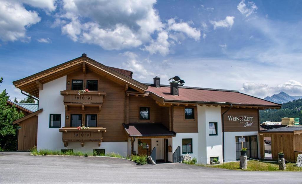 Nespecifikovaný výhled na hory nebo výhled na hory při pohledu z apartmánu