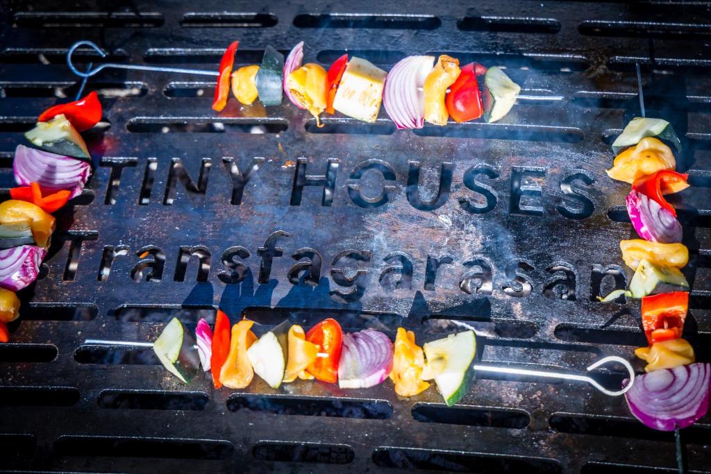 Certifikát, hodnocení, plakát nebo jiný dokument vystavený v ubytování Tiny Houses Transfagarasan