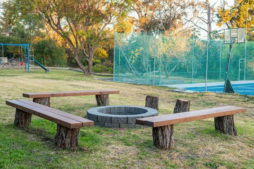 Bazén v ubytování The Ranch-pool Table, Table Tennis, Firepit, Piano nebo v jeho okolí