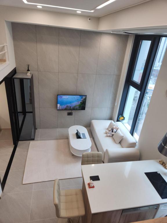 Et tv og/eller underholdning på Warm house, new building, Dongdaemun History & Culture Park Station